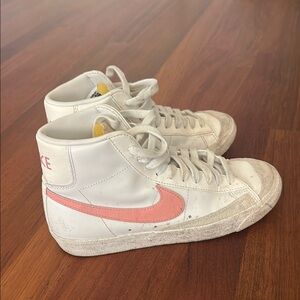 Nike Women’s High Top Nike Blazer